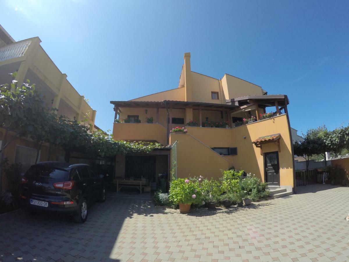 Apartman Koralj Apartment Pula Luaran gambar