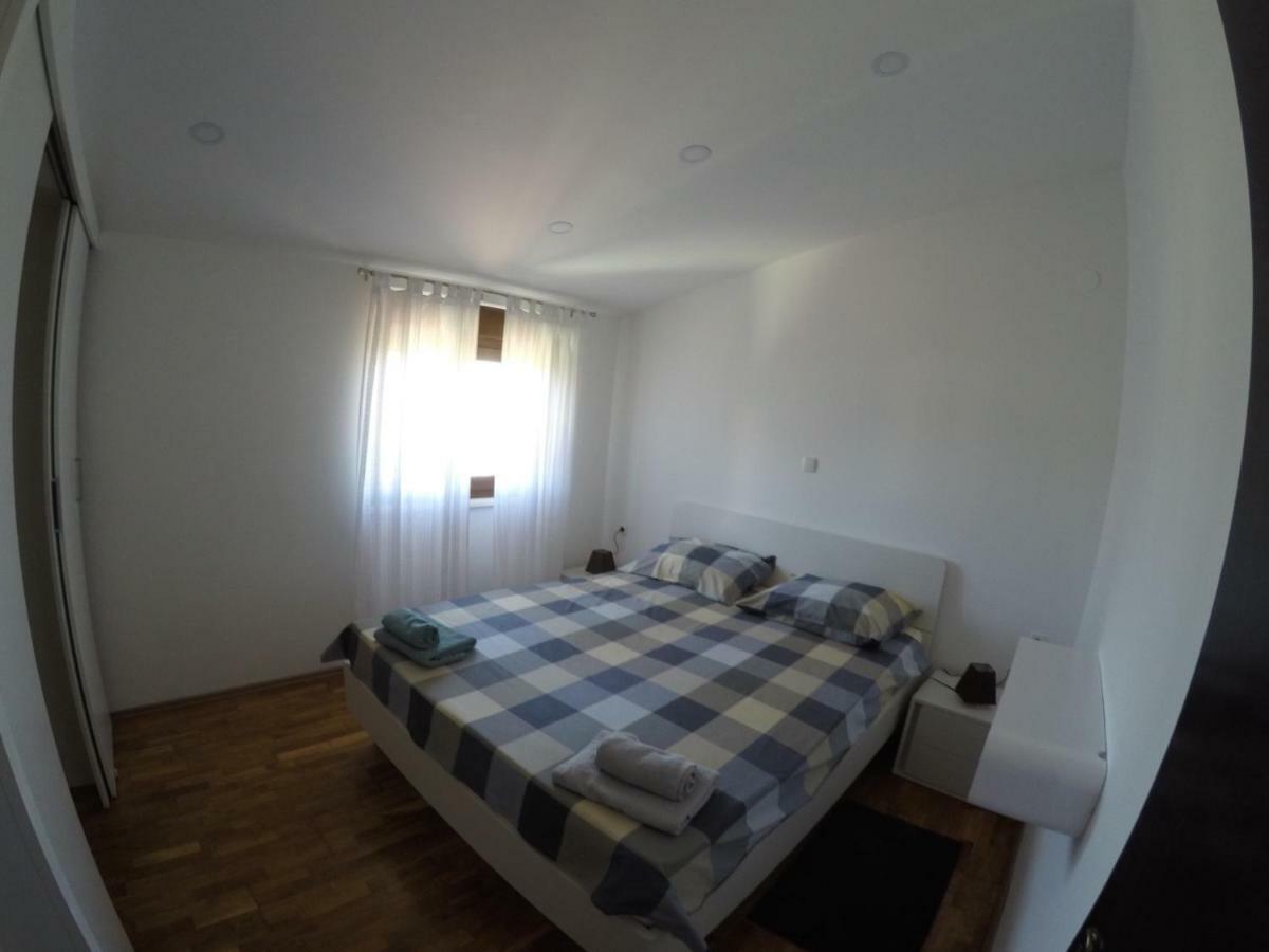 Apartman Koralj Apartment Pula Luaran gambar