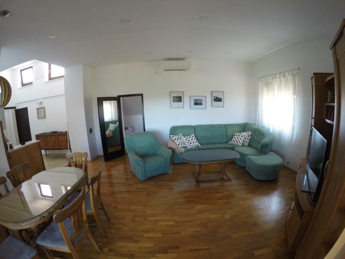 Apartman Koralj Apartment Pula Luaran gambar